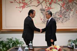 Wang Yi Meets Panamanian Foreign Minister Amidst China-Pakistan Relations