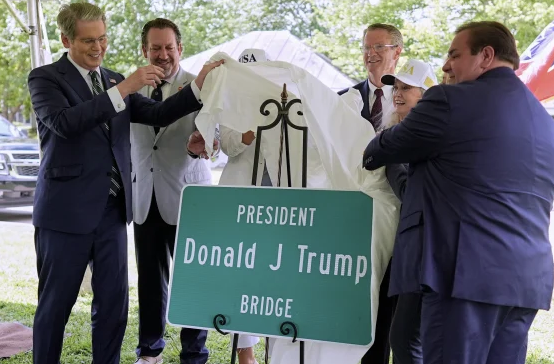 Trumps Florida Airport Becomes First US Airport Named After Sitting President