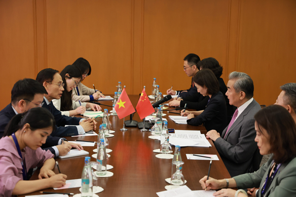 China-Vietnam Relations Strengthened Amidst Global Challenges