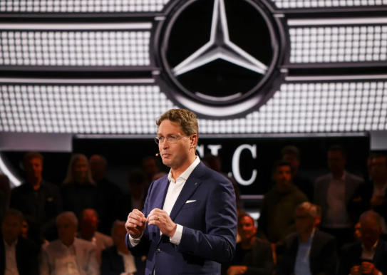 Mercedes-Benz CEO Highlights Intense Competition in Chinas Luxury Car Market