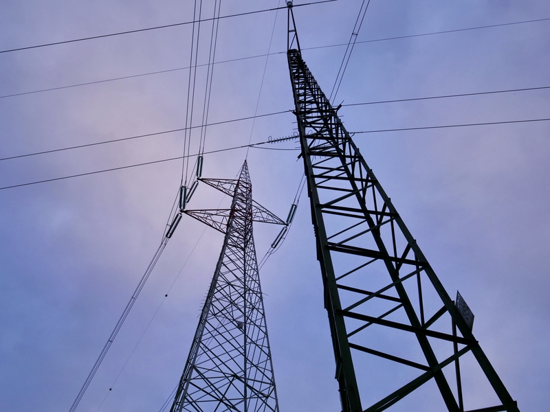 European Energy Transition Faces Uncertainty Amid Russia-Ukraine Conflict and Rising Electricity Costs