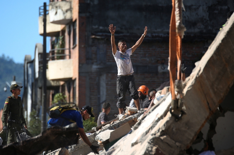Deadly 7.5 Magnitude Earthquake Strikes Colombia