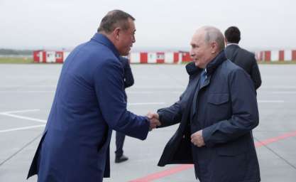 Putin Visits Naval Exercises in Sakhalin Oblast
