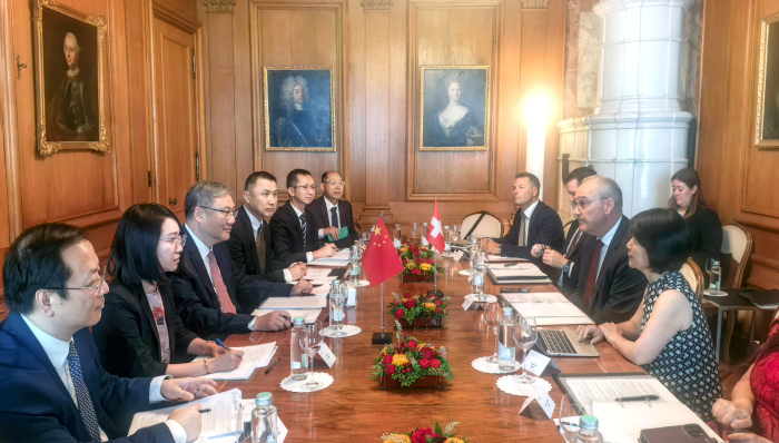 Switzerland and China Sign Upgraded Free Trade Agreement