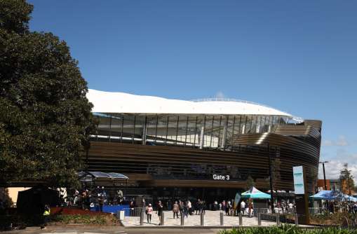 Sydney Marathon Medals Feature Munich Stadium Instead of Iconic Landmark