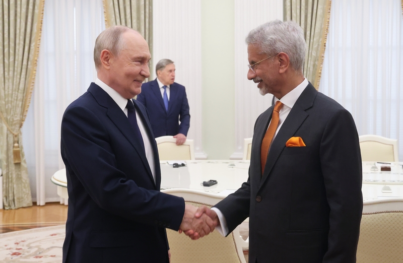 Putin Meets Indian Foreign Minister: Boosting Economic Ties & Nuclear Cooperation