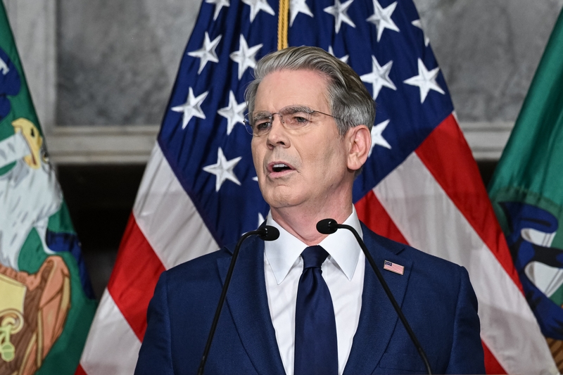 US Treasury Threatens Iran With Economic Pressure