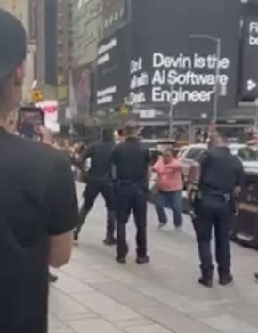 Woman Stabbed Two in Times Square, Dies After Confronting Police