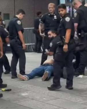 Woman Stabbed Two in Times Square, Dies After Confronting Police