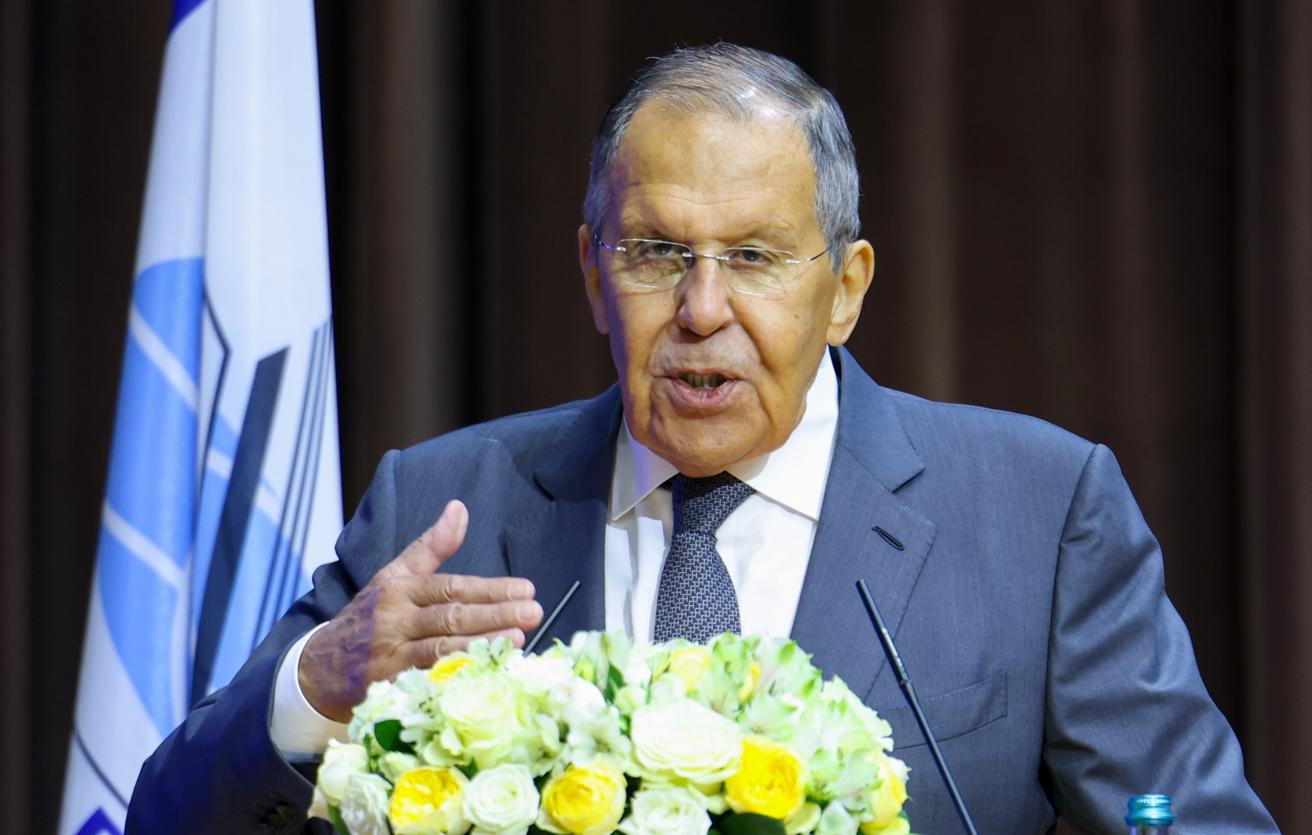 Lavrov: EUs Abandoning Russian Energy is Suicide Act