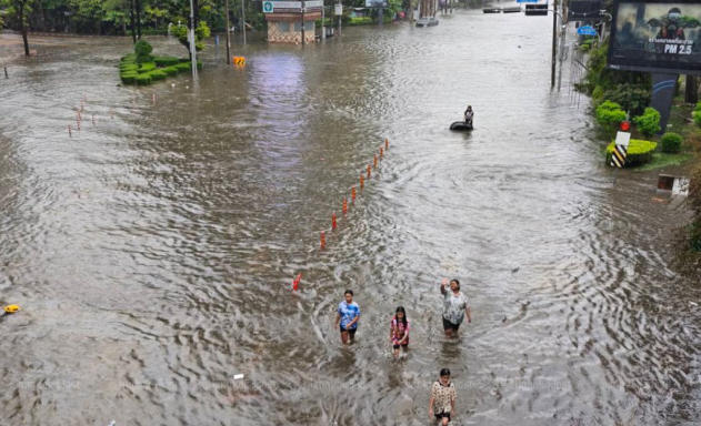 Bangkok Flood-Strained, 50 Districts Declare Emergency