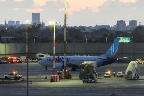 Trump Assists Passengers After Plane Terrorist Attempt