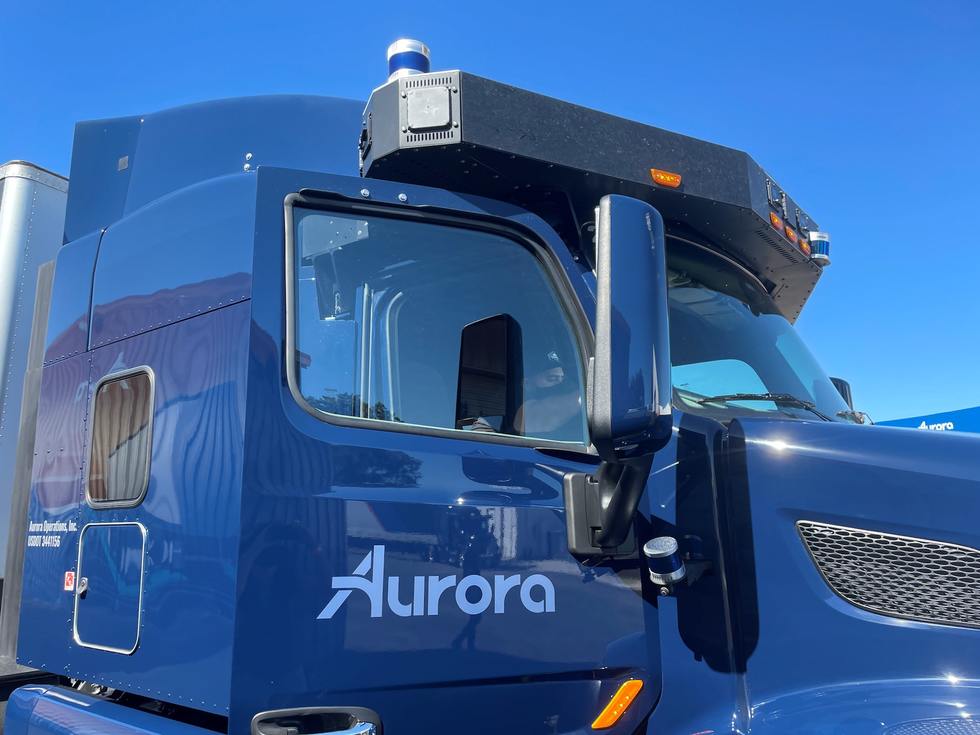 US Grants Autonomous Truck Companies 5-Year Exemption From Safety Regulations