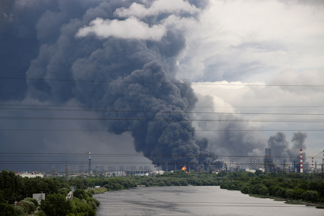 US Pressure on Ukraine to Halt Attacks on Russian Refineries